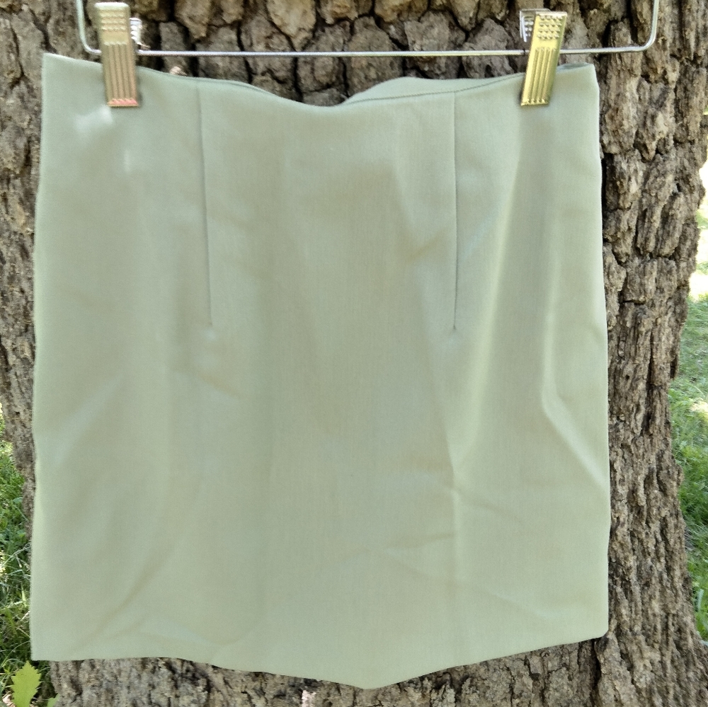 ⬇️ Price Drop!⬇️ My Michelle Skirt in size 3/4